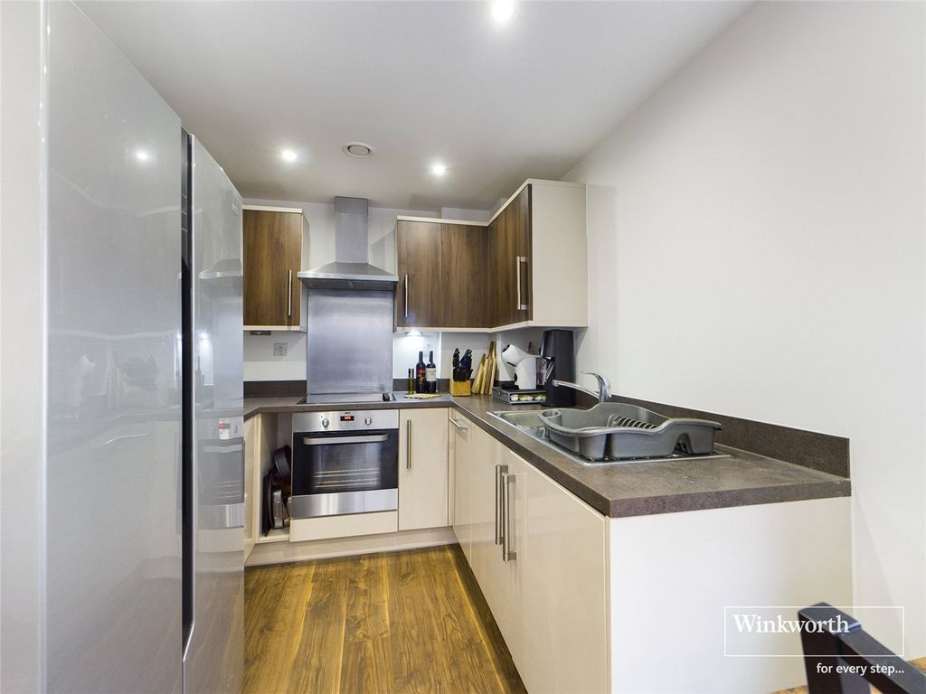 Property photo 2 of 8 Kitchen
