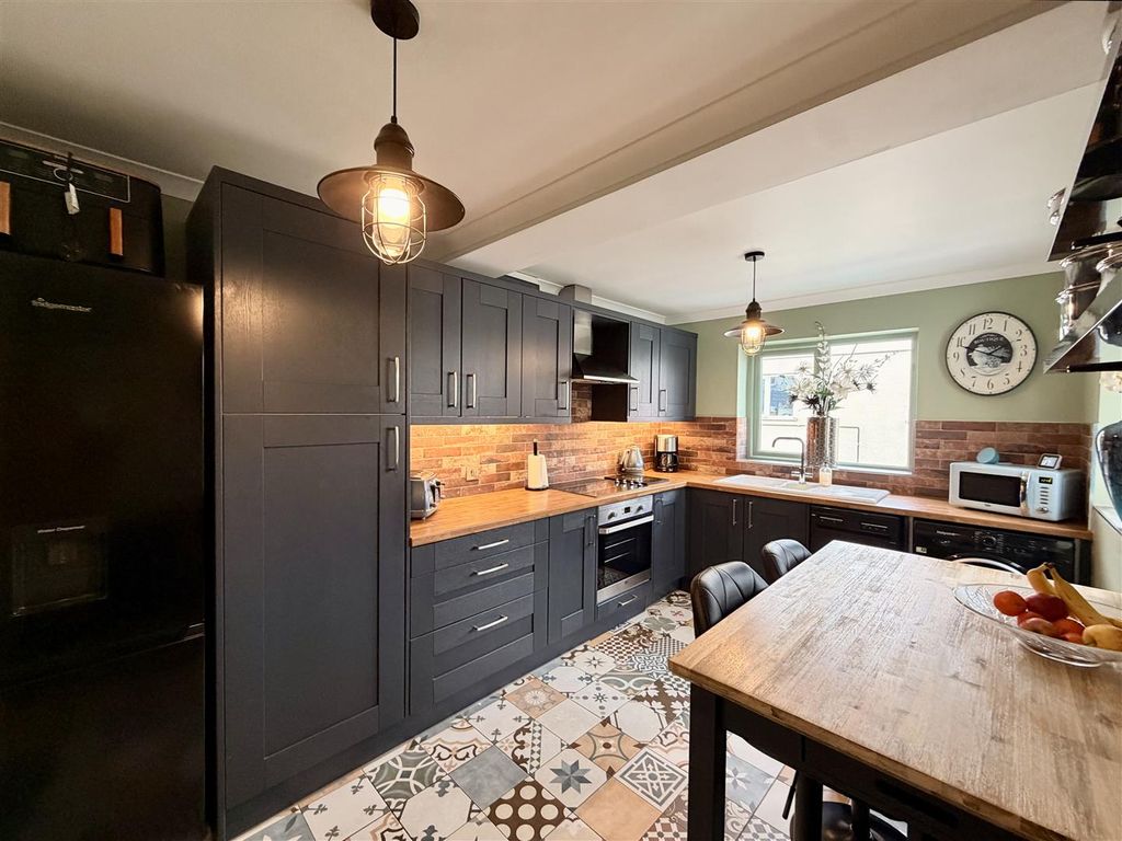 Property photo 2 of 30 2