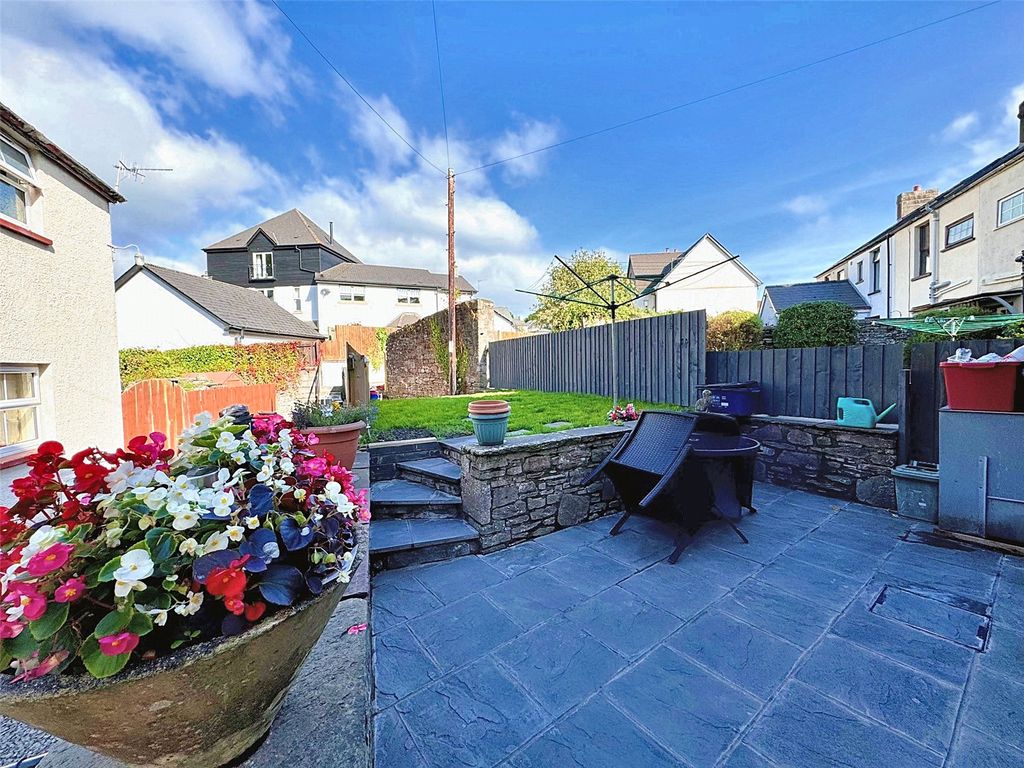 Property photo 2 of 17 Picture No. 12