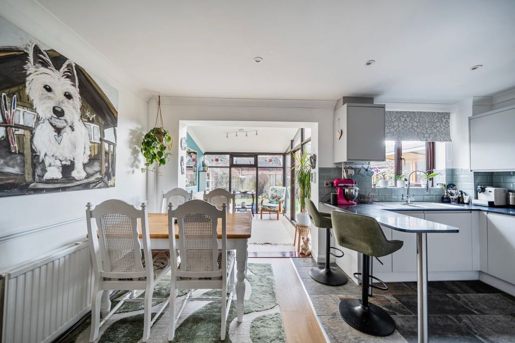 Property photo 2 of 20 140207211697A204c30Bbd