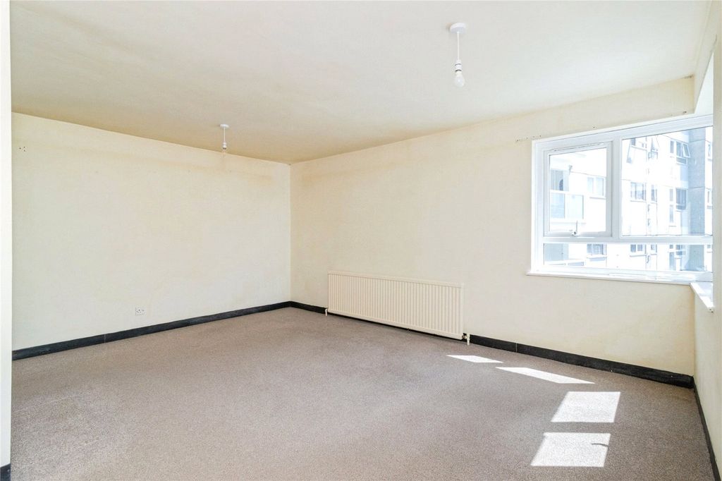 Property photo 3 of 32 Picture No. 24