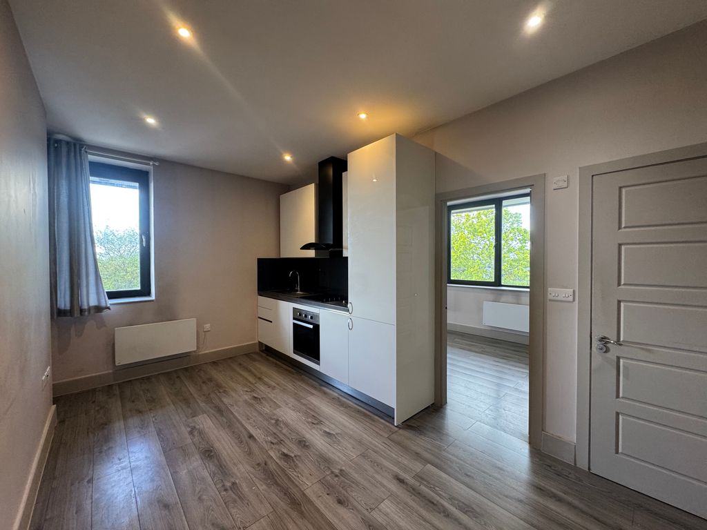 Property photo 3 of 5 Living Room