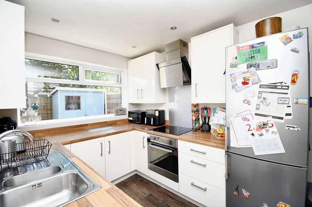 Property photo 3 of 21