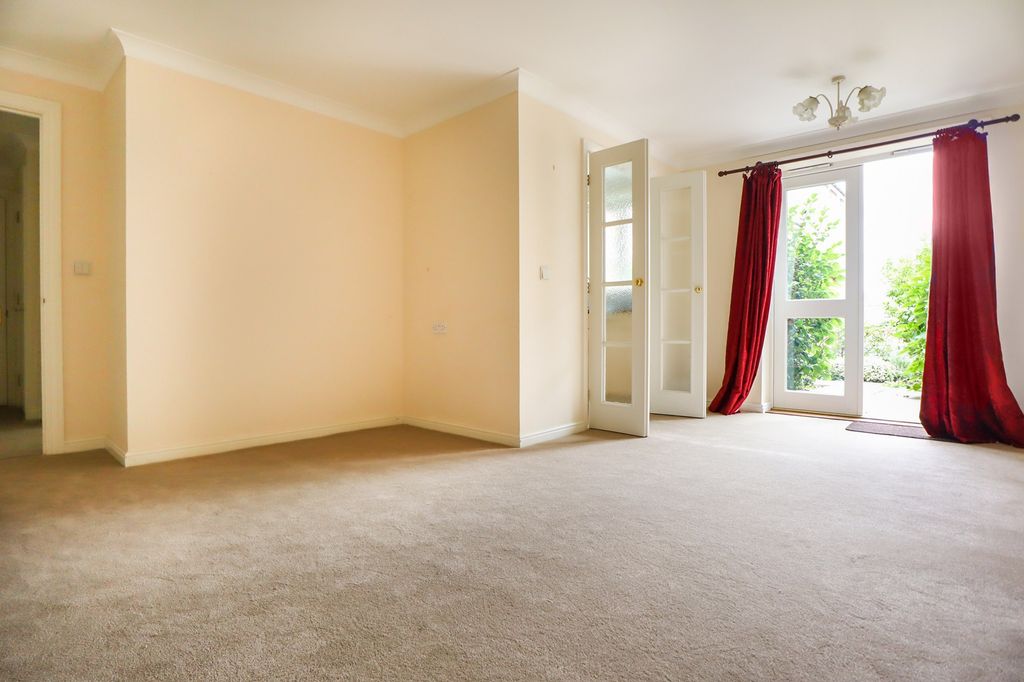 Property photo 2 of 12