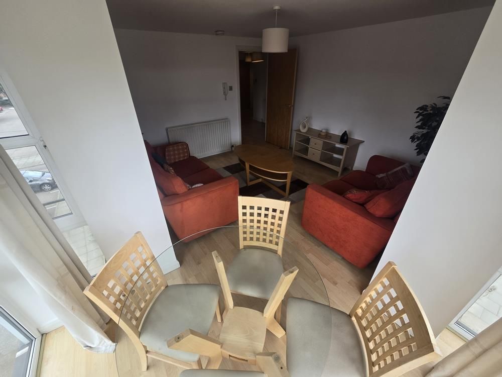 Property photo 2 of 10 Lounge/Dining Area