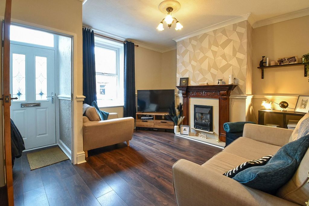 Property photo 2 of 18