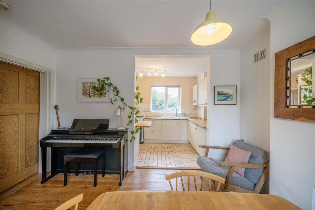 Property photo 3 of 26 Dining Area