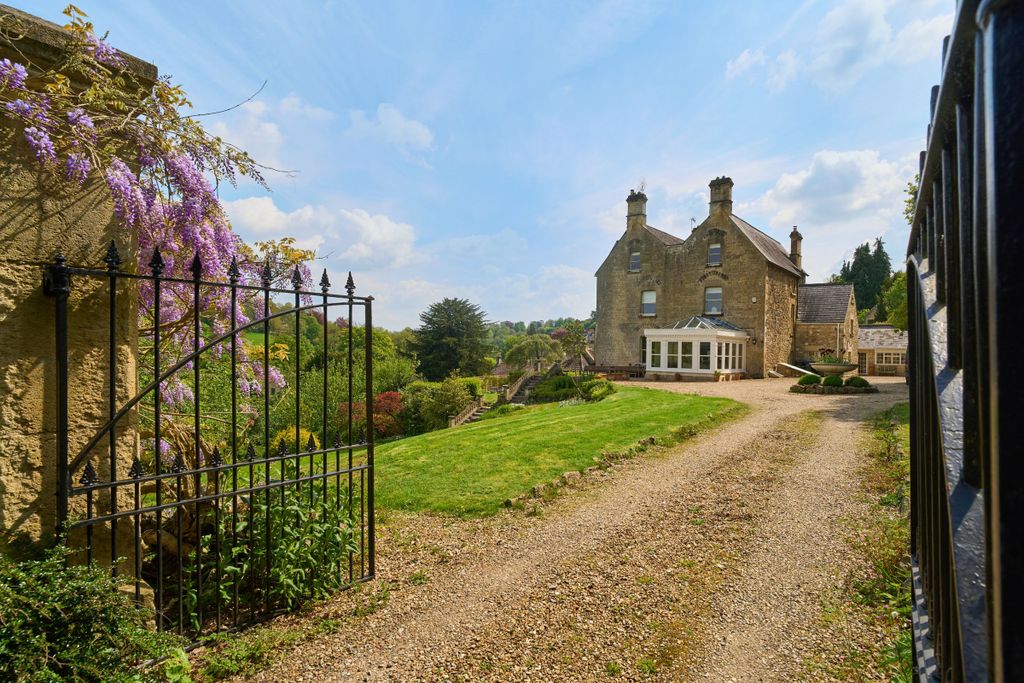 Property photo 1 of 35