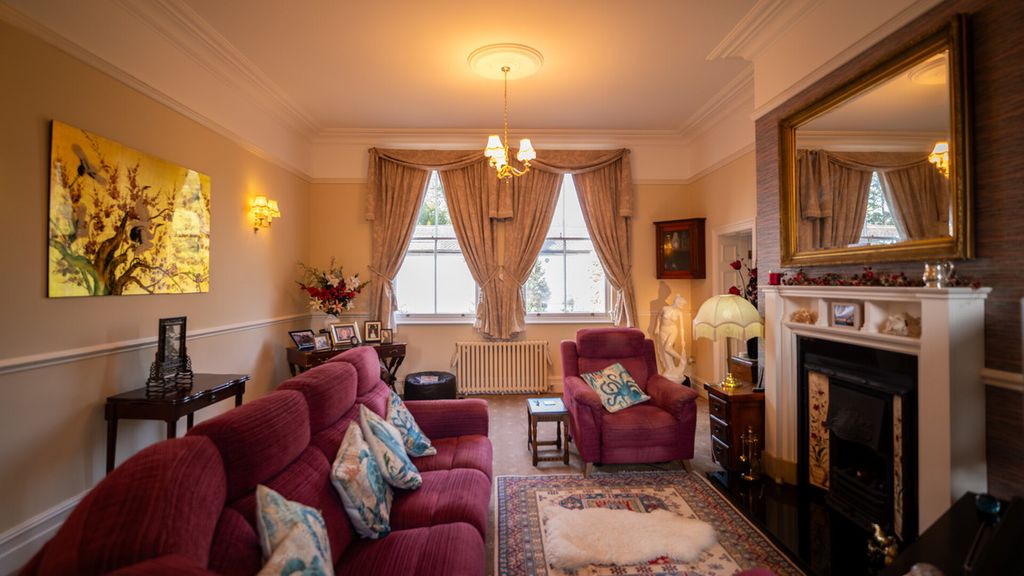 Property photo 3 of 23