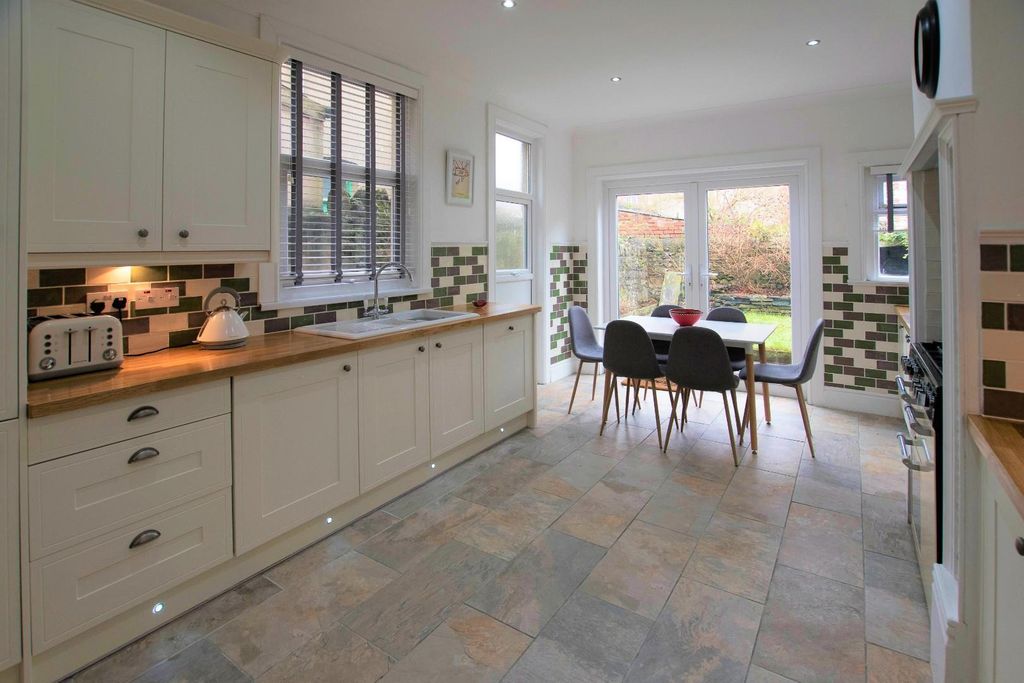 Property photo 3 of 19 Market Road 16-6.Jpg