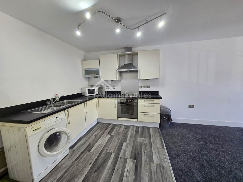 Property photo 2 of 9