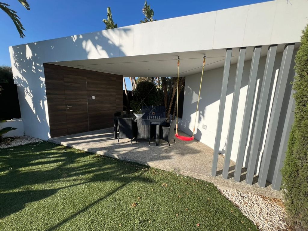 Property photo 2 of 25