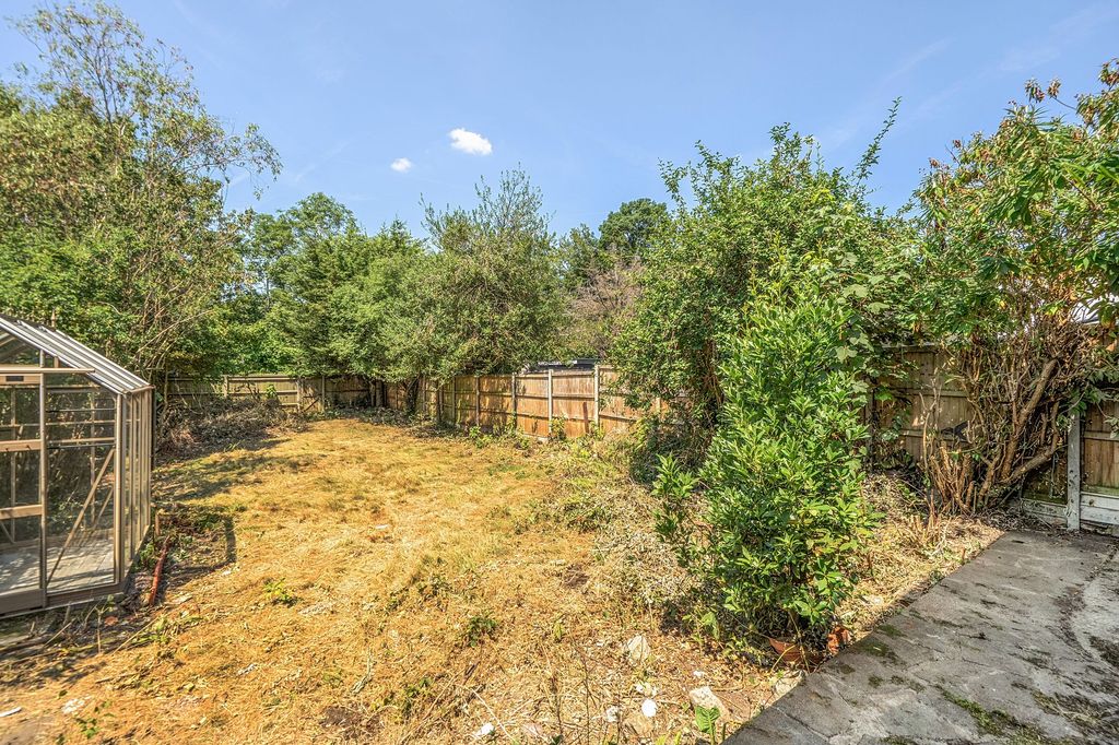 Property photo 2 of 21