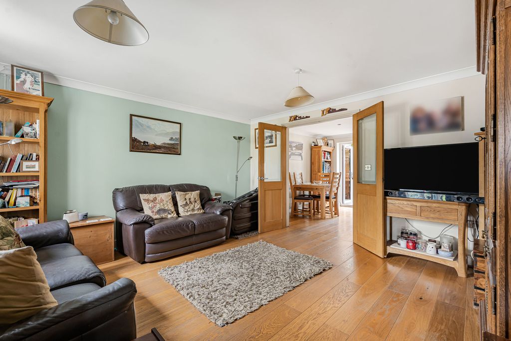 Property photo 3 of 30 Sitting Room