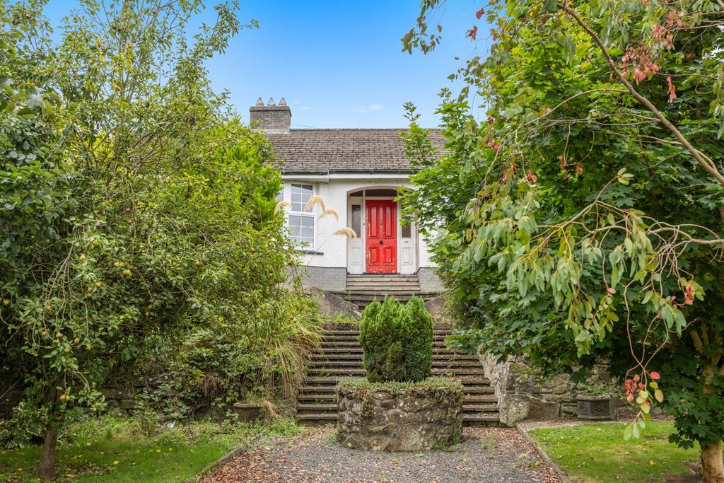 Property photo 1 of 19 126 Lisburn Road 12.Jpg