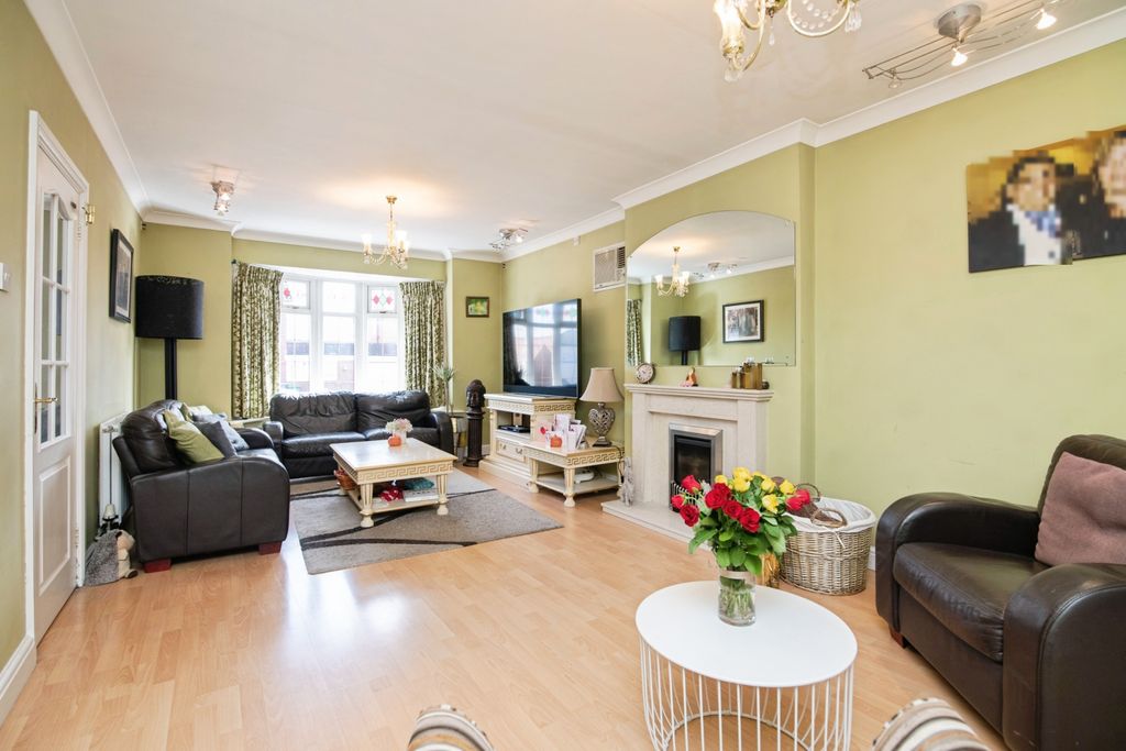 Property photo 2 of 15