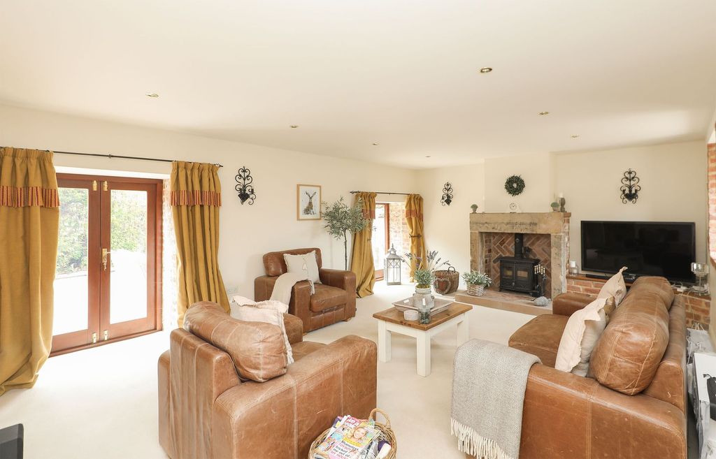 Property photo 3 of 53