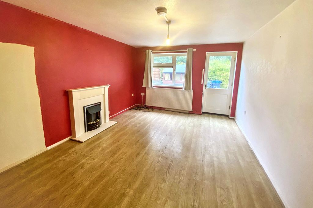 Property photo 2 of 15 17 The Glebe Calne Wiltshire Sn11 8Hb