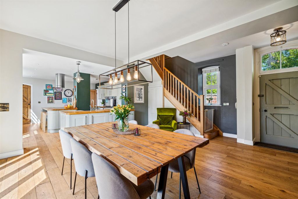 Property photo 3 of 18 17.Jpg
