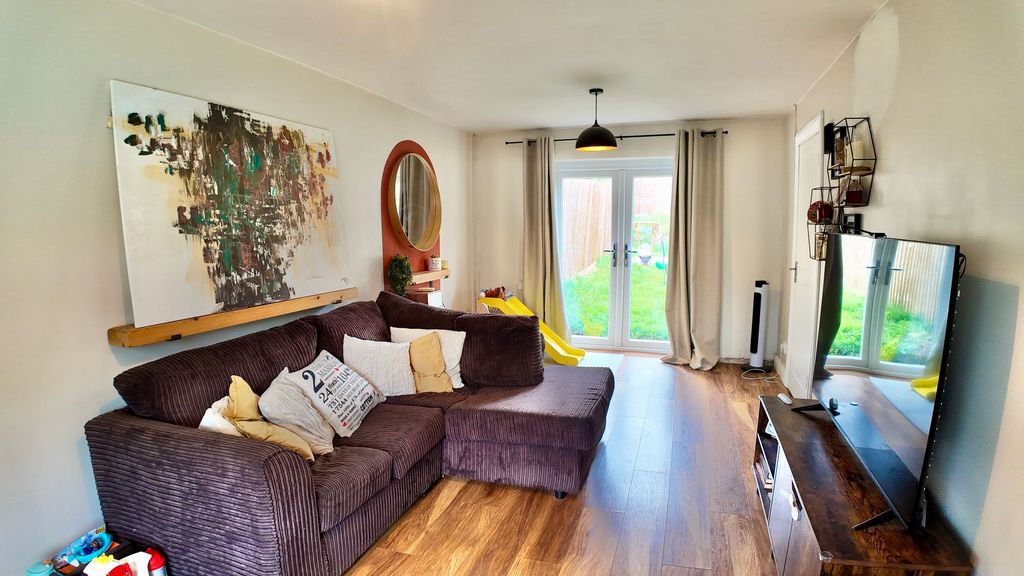 Property photo 2 of 22