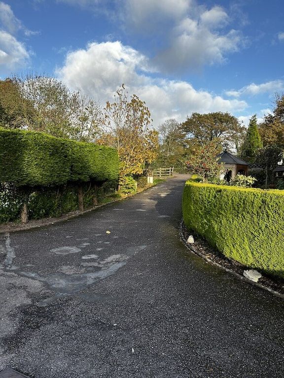 Property photo 3 of 30 Private Drive : Entr