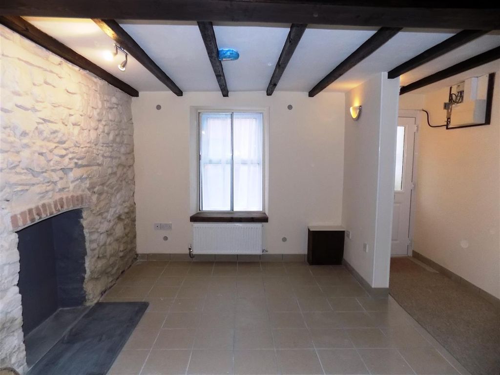 Property photo 2 of 8 Lounge / Diner