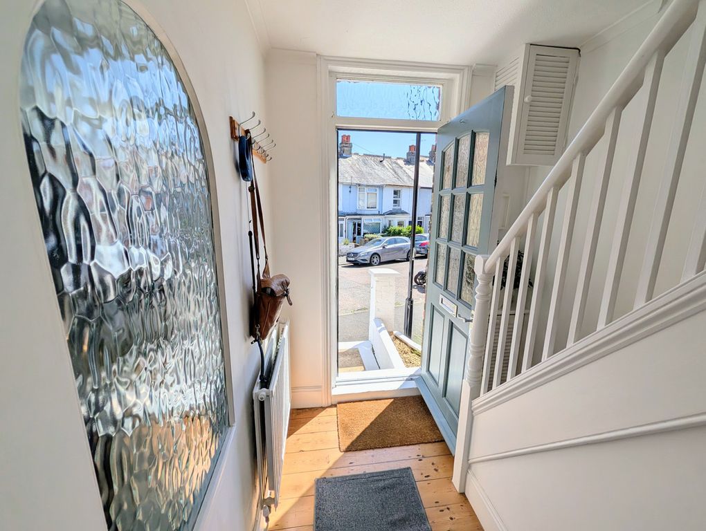 Property photo 3 of 33