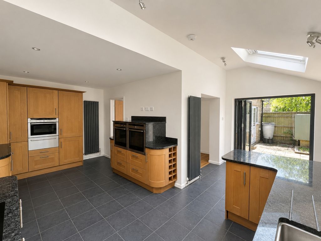 Property photo 3 of 27 Kitchen/Dining Room