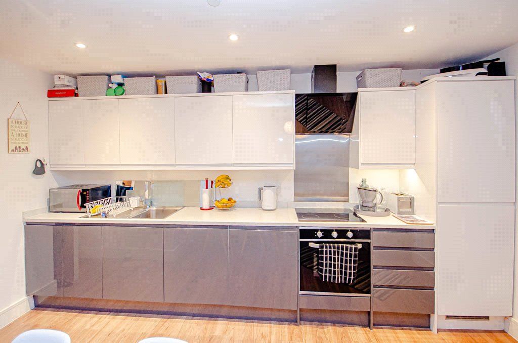 Property photo 2 of 8 Kitchen