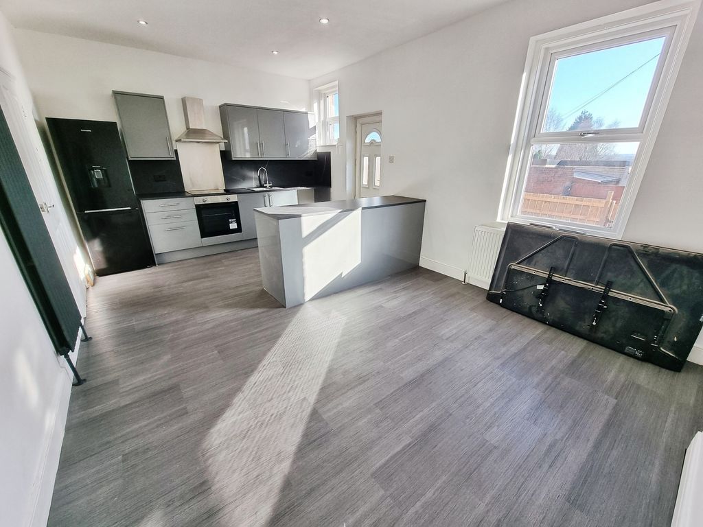 Property photo 2 of 8 Photo 14