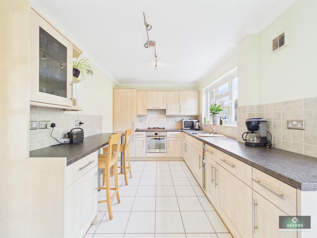 Property photo 3 of 15 Cam02067G0-Pr0249-Still006.Jpg