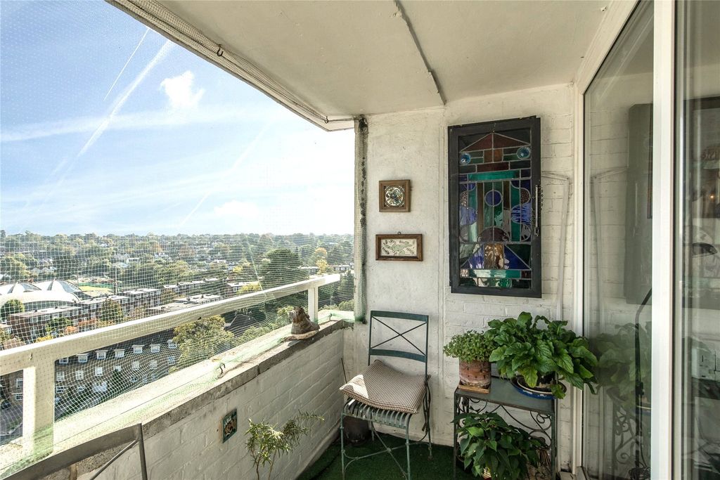 Property photo 3 of 11 Balcony