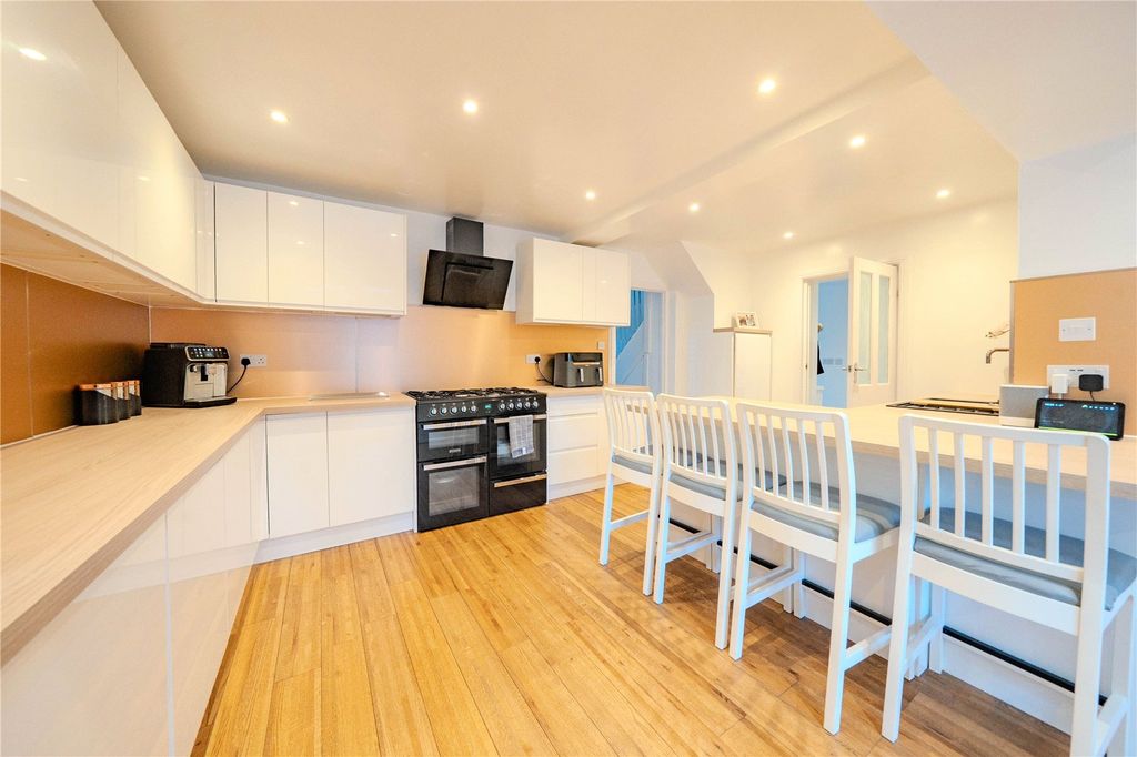 Property photo 3 of 29 Picture No. 50