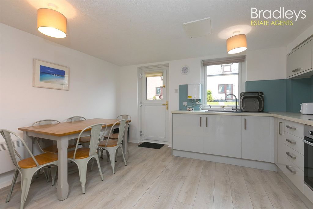 Property photo 3 of 11 3 - Picture No. 16