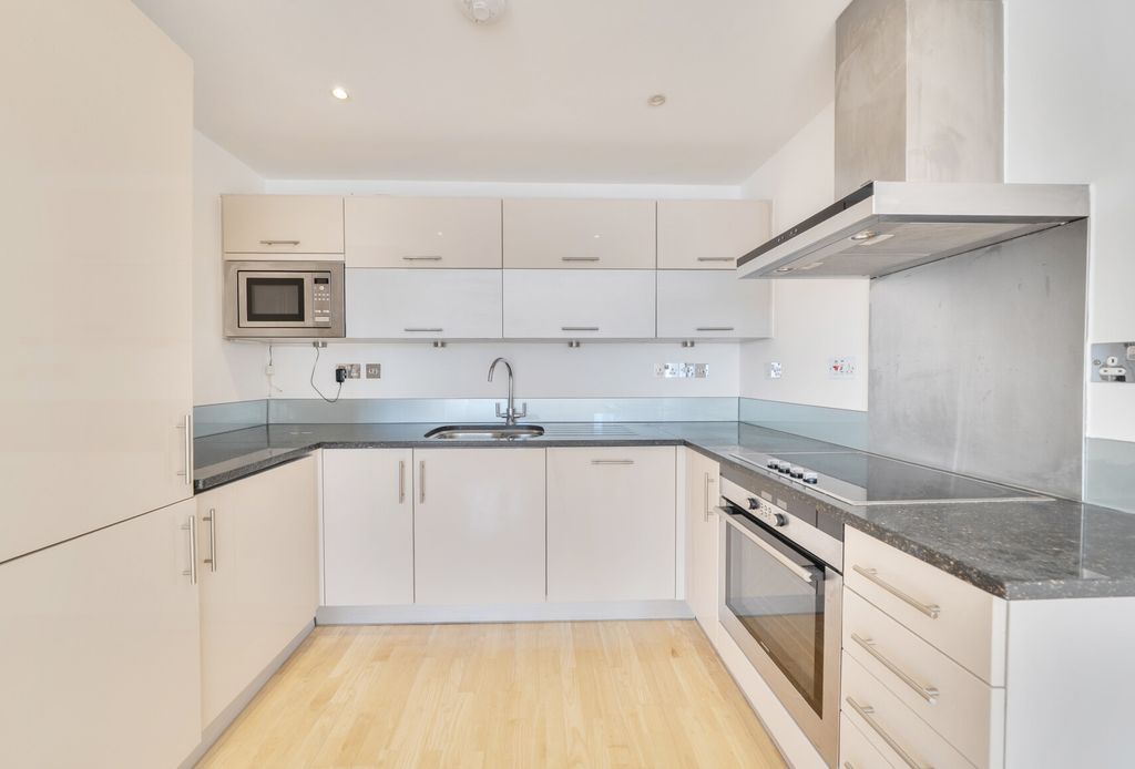 Property photo 3 of 13 1471066-6-6A1d856...