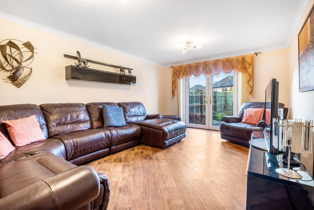 Property photo 3 of 34