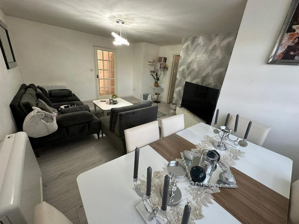 Property photo 3 of 13 3.Jpg