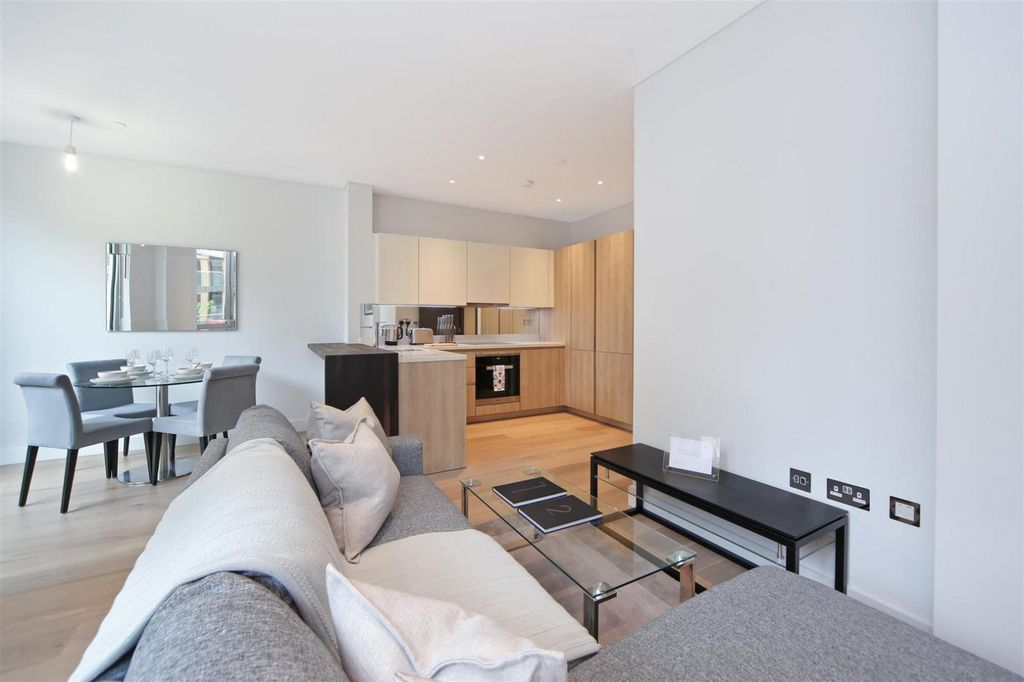 Property photo 1 of 13 Image