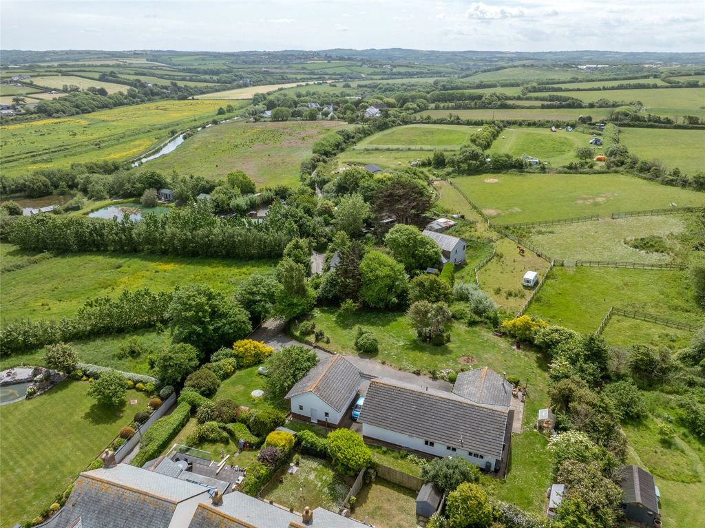 Property photo 2 of 23 Picture No. 24