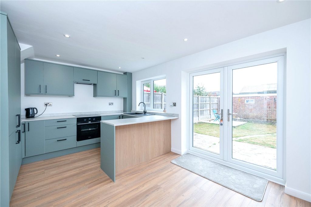 Property photo 2 of 16 Picture No. 08