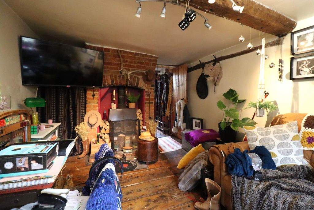 Property photo 2 of 11