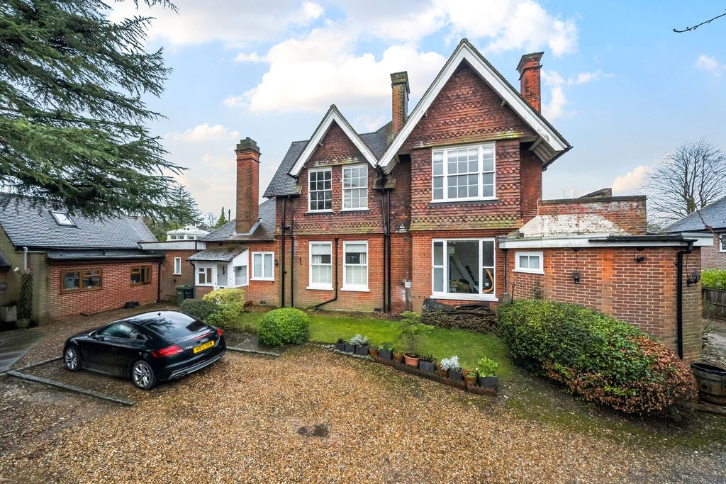 Property photo 1 of 15 1084302 (1)