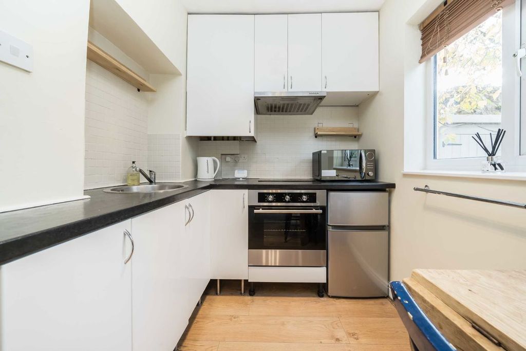 Property photo 3 of 4