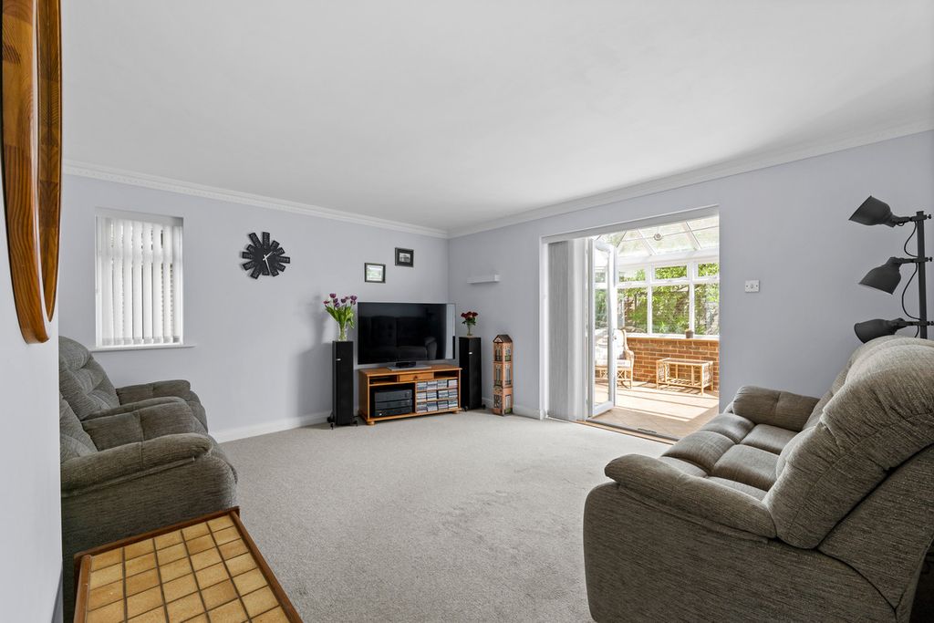 Property photo 3 of 19
