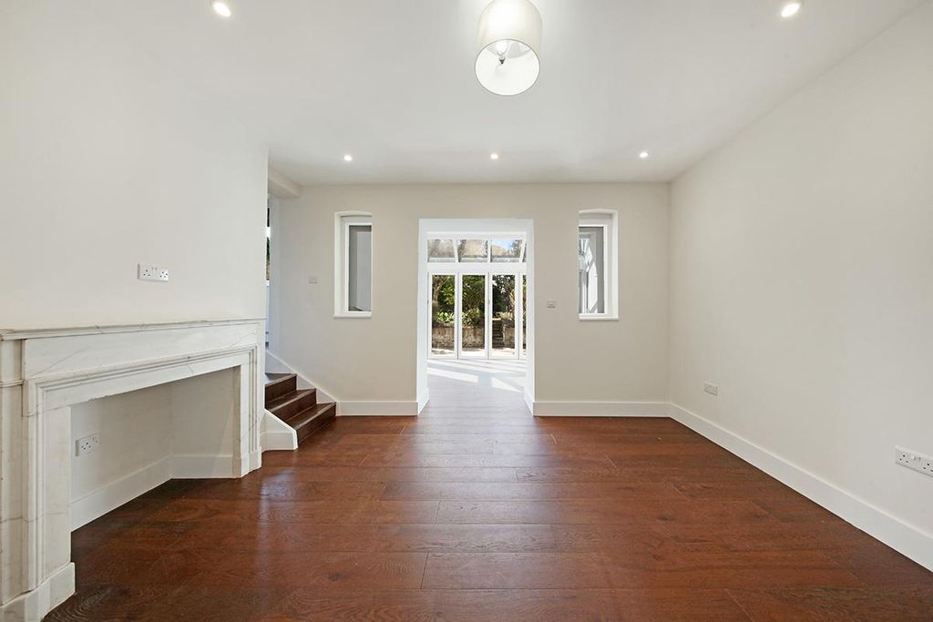 Property photo 2 of 14 Grove Park - Dentwabhcjaelyrmuado.Jpg