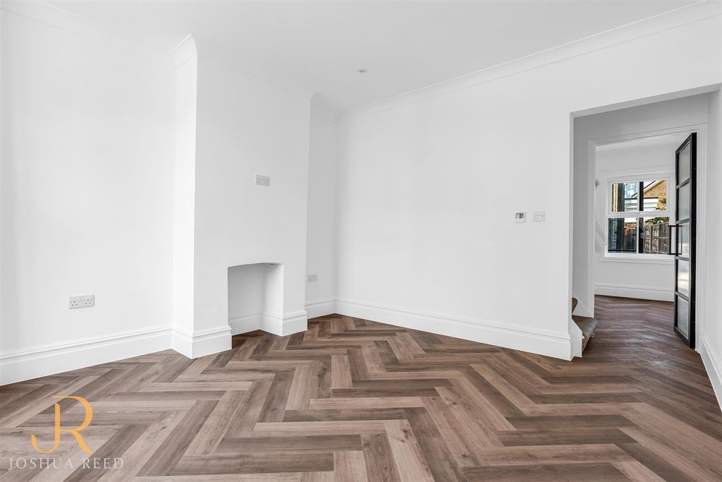 Property photo 3 of 18 Internal-3.Jpg