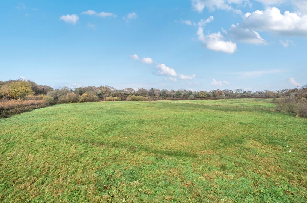 Property photo 2 of 26