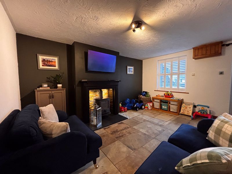 Property photo 3 of 10 Lounge