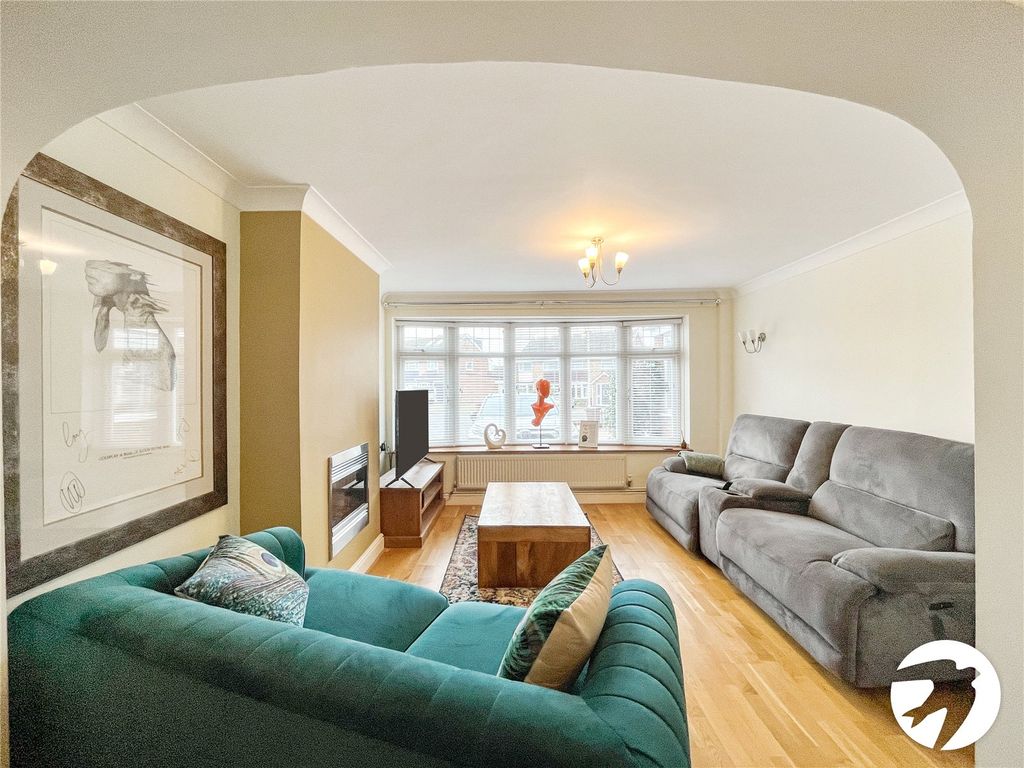 Property photo 2 of 28 Picture No. 11