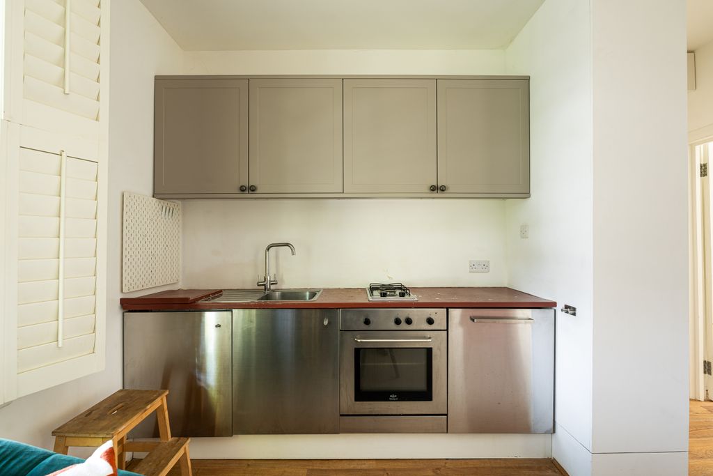 Property photo 2 of 8